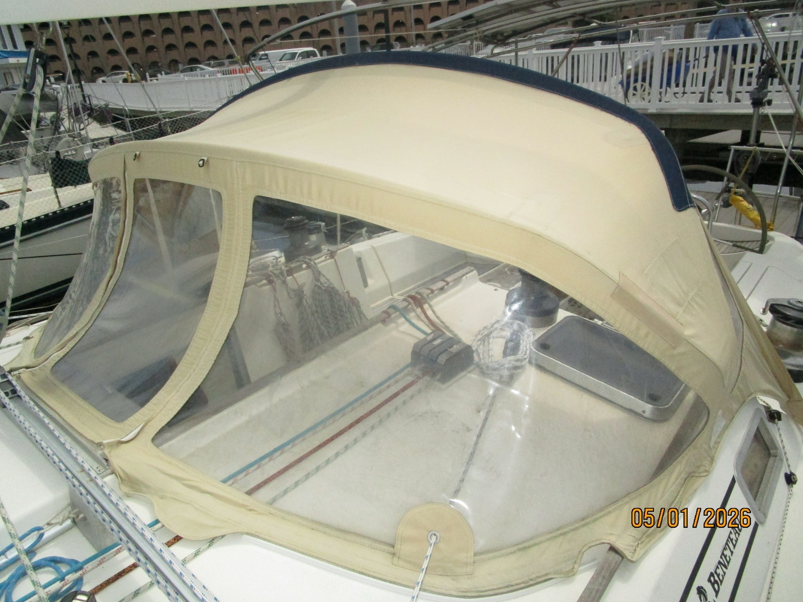 50' Beneteau cockit bimini2