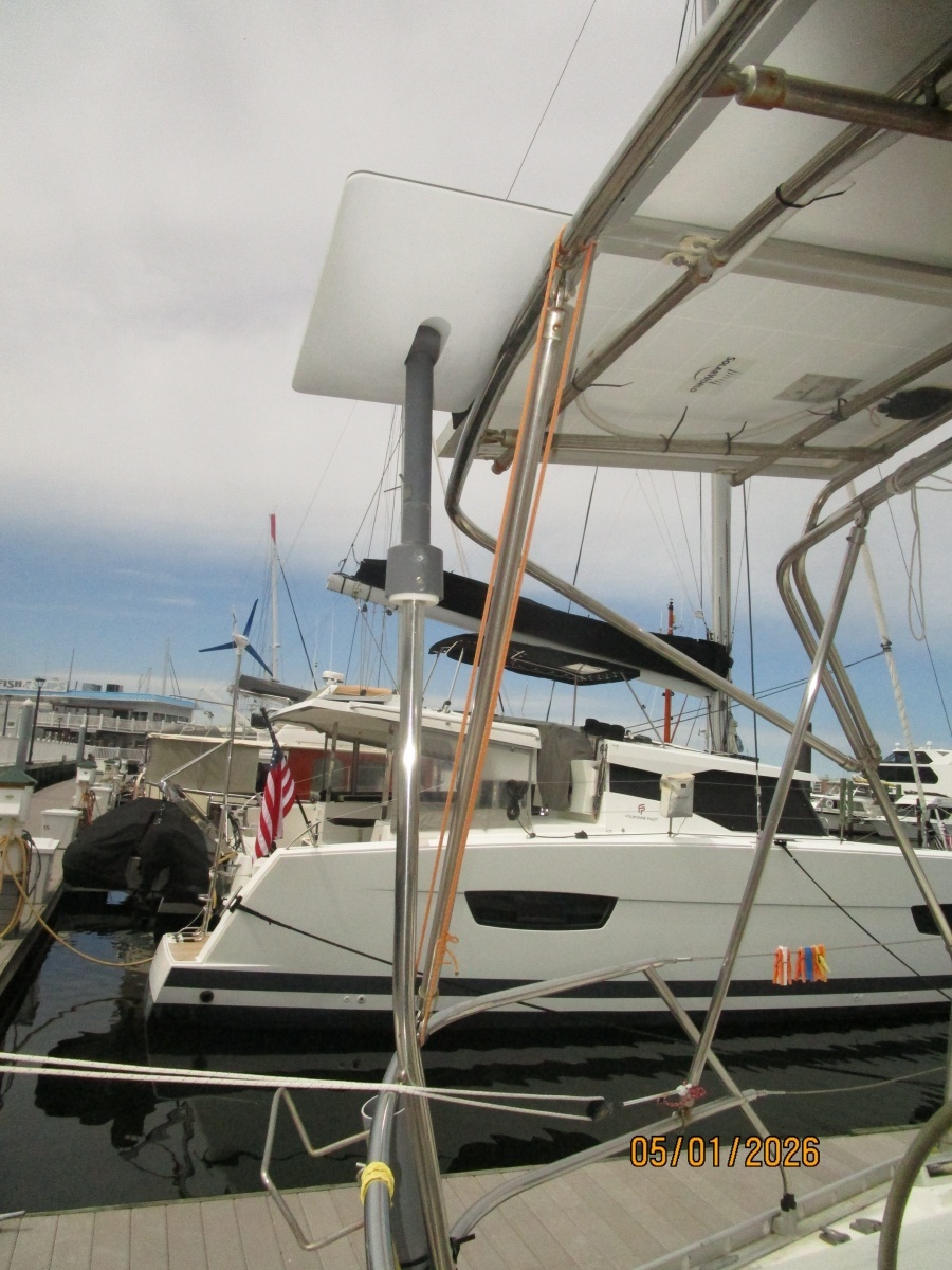 50' Beneteau Starlink system
