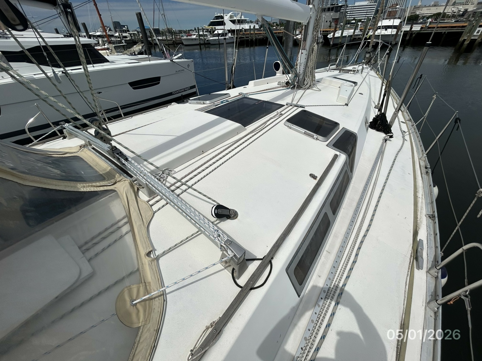 50' Beneteau foredeck4