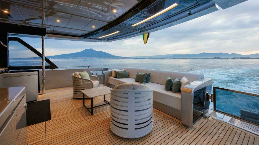 STILE DI VITA 102ft Riva Yacht For Sale
