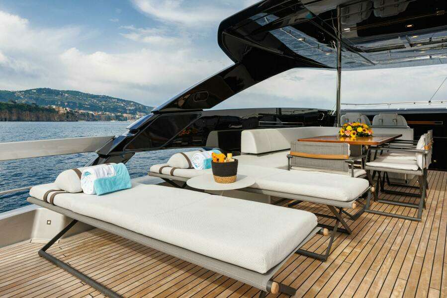 STILE DI VITA 99ft Riva Yacht For Sale
