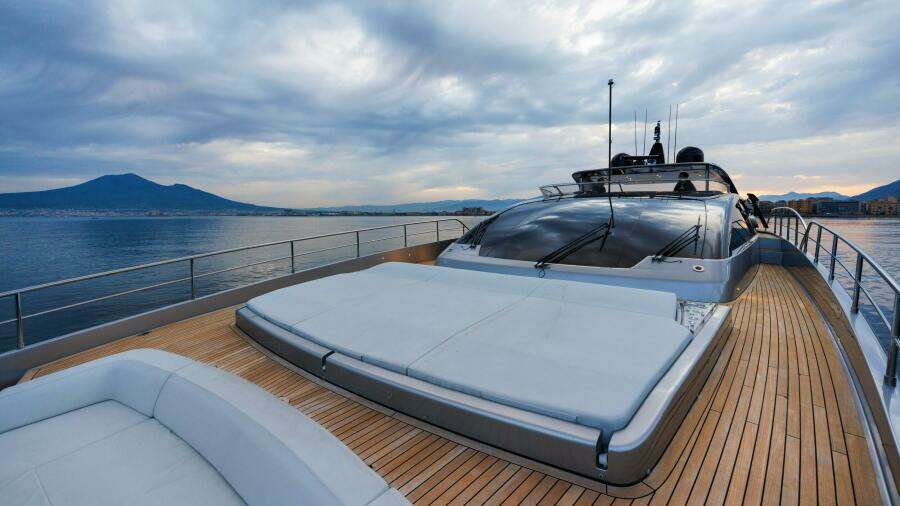 STILE DI VITA 102ft Riva Yacht For Sale