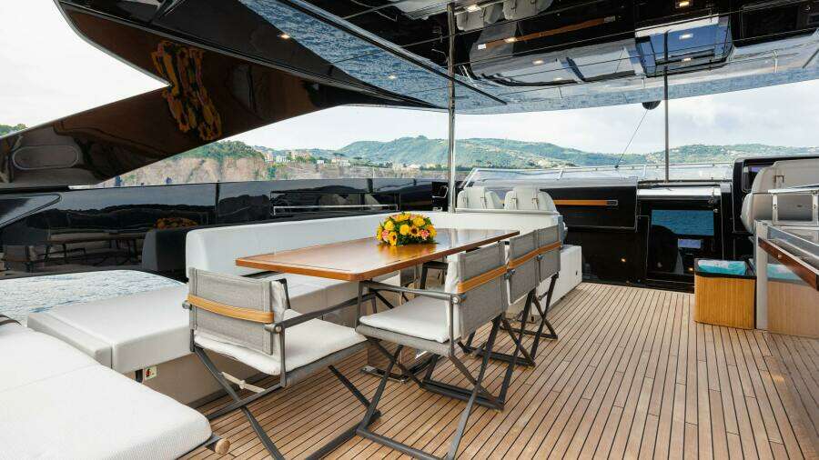 STILE DI VITA 102ft Riva Yacht For Sale