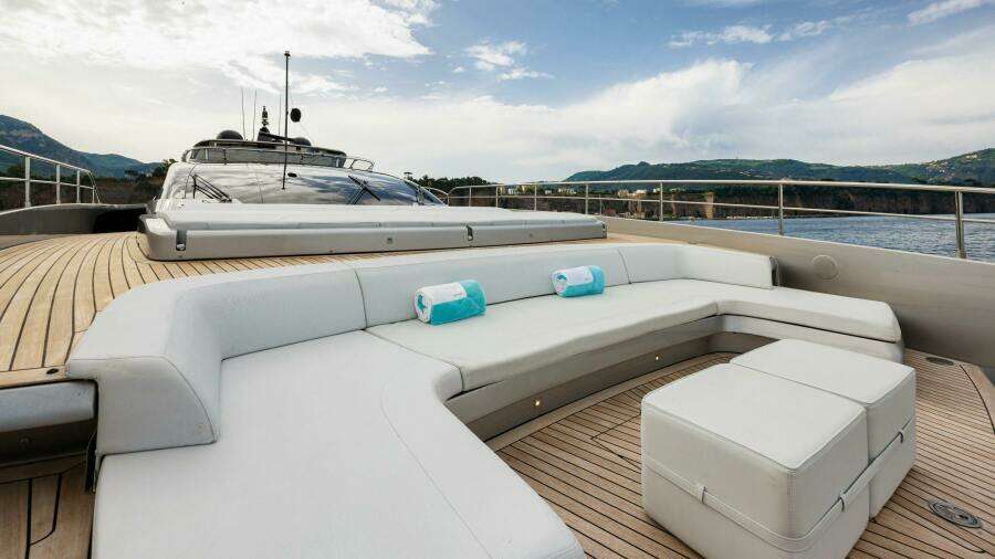 STILE DI VITA 102ft Riva Yacht For Sale