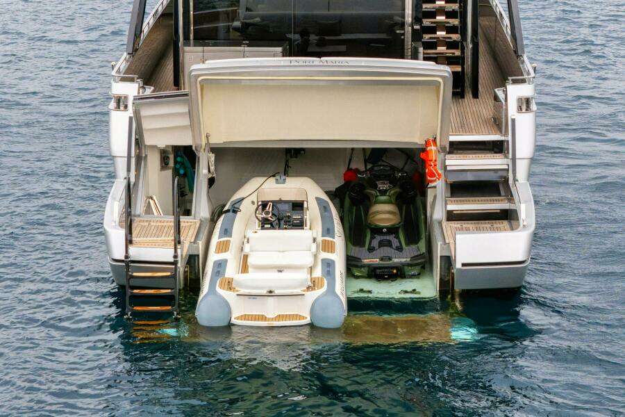 STILE DI VITA 102ft Riva Yacht For Sale