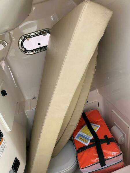 Low Cay 28ft Pursuit Yacht For Sale