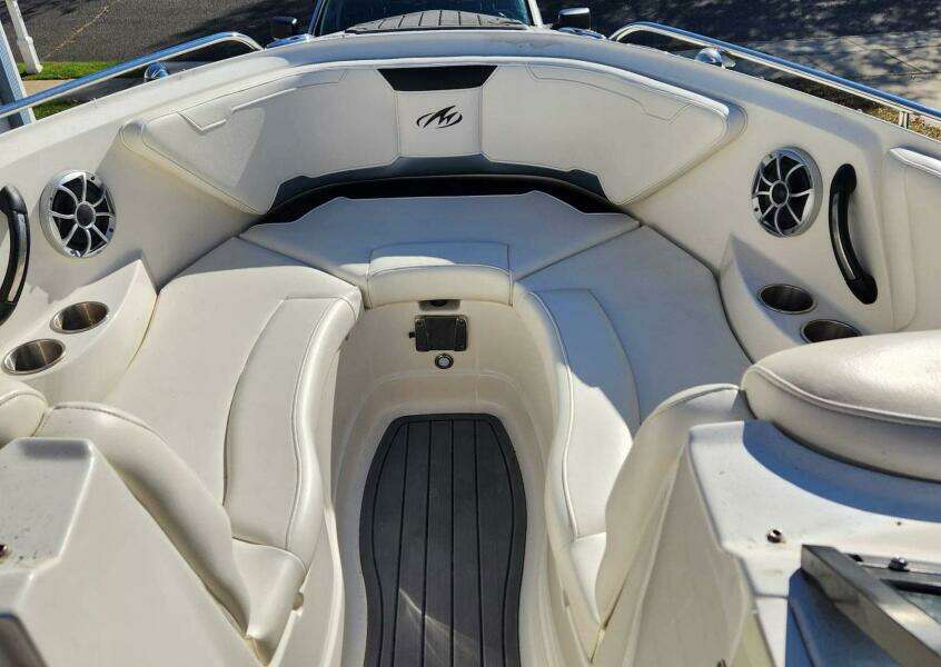 26ft Monterey Yacht For Sale