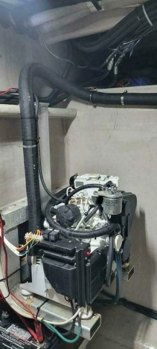 2022 Custom Freestyle Marine 32