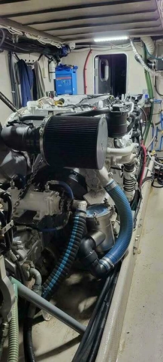 2022 Custom Freestyle Marine 32
