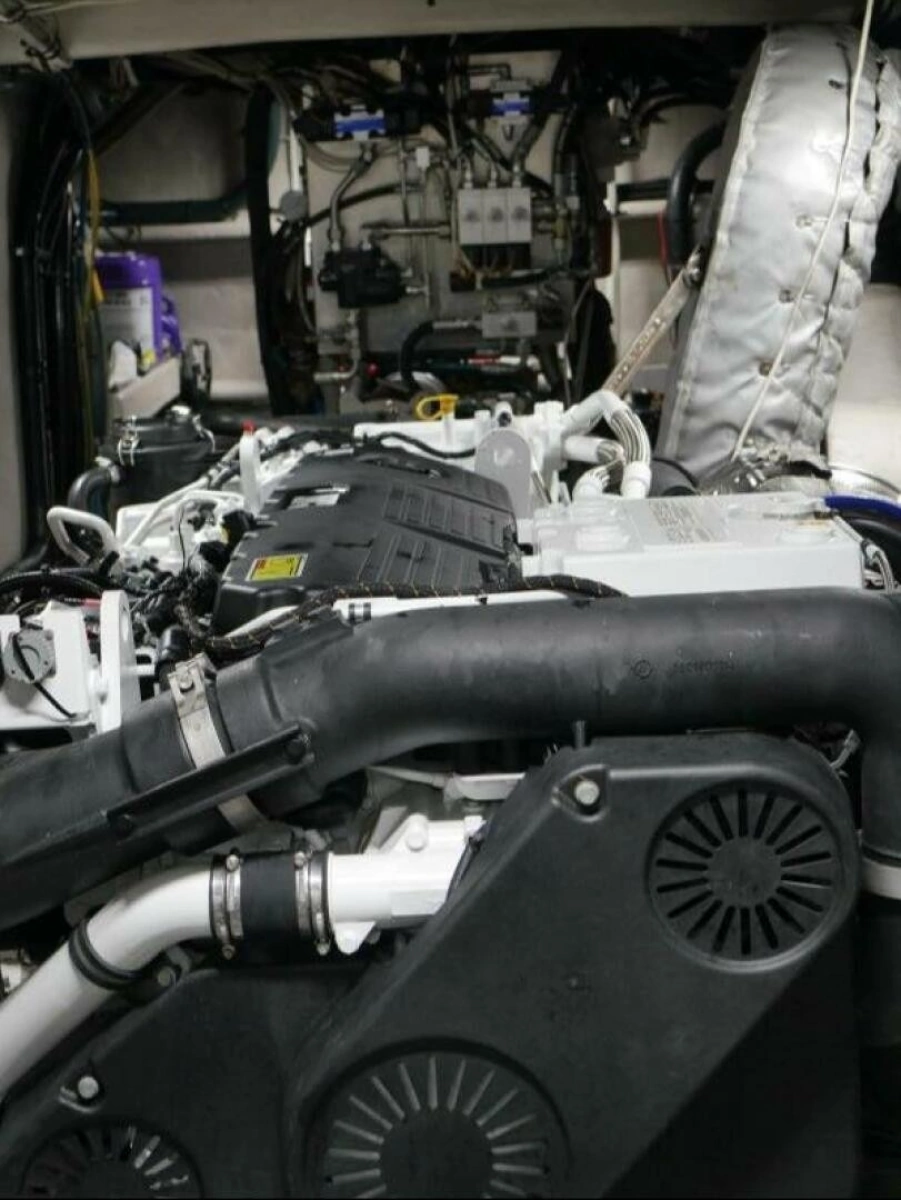 2022 Custom Freestyle Marine 32