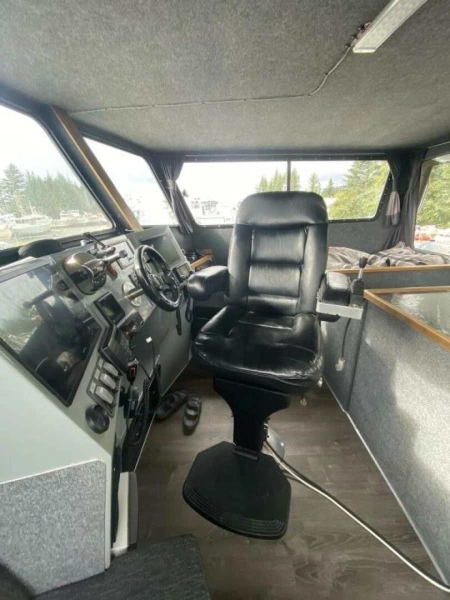 2022 Custom Freestyle Marine 32