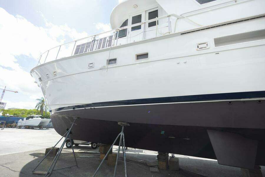 70ft Hatteras Yacht For Sale 70ft Hatteras Yacht For Sale