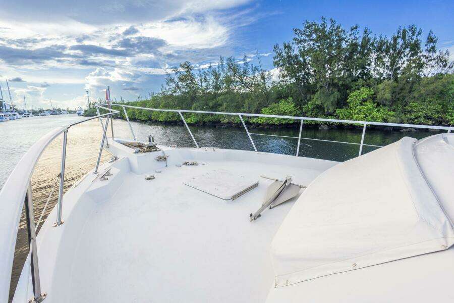 70ft Hatteras Yacht For Sale