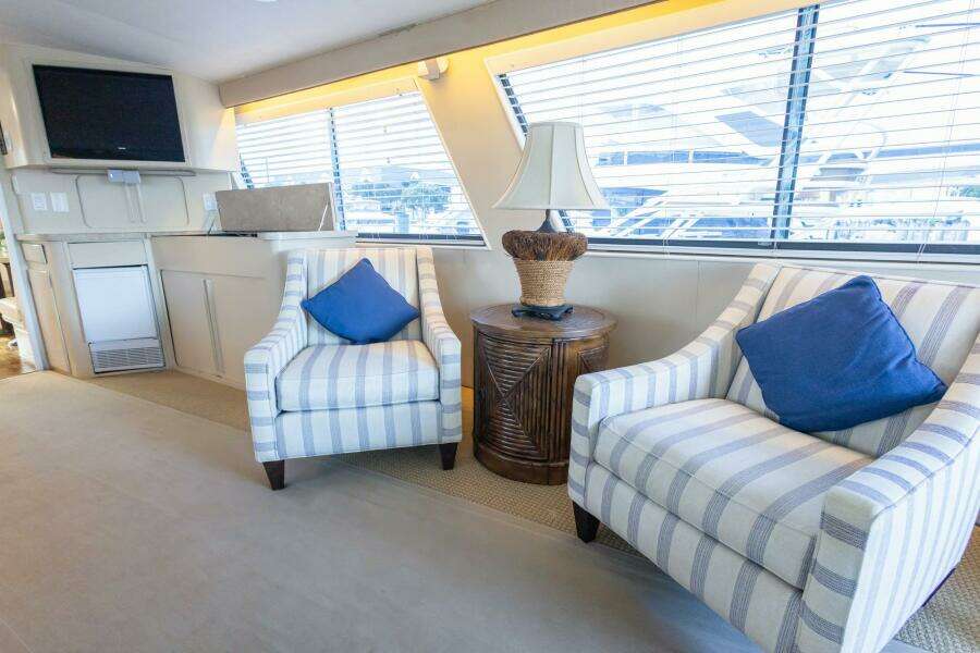 70ft Hatteras Yacht For Sale