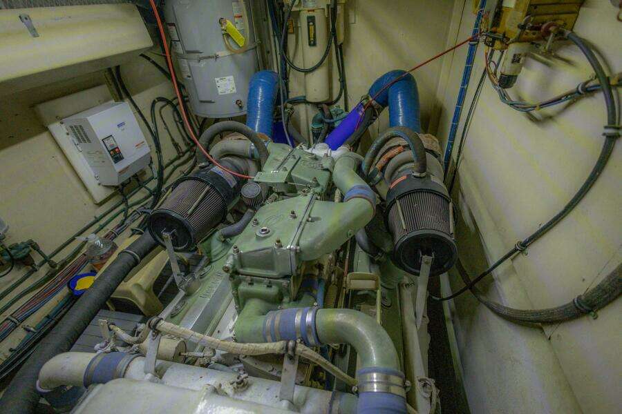 70ft Hatteras Yacht For Sale