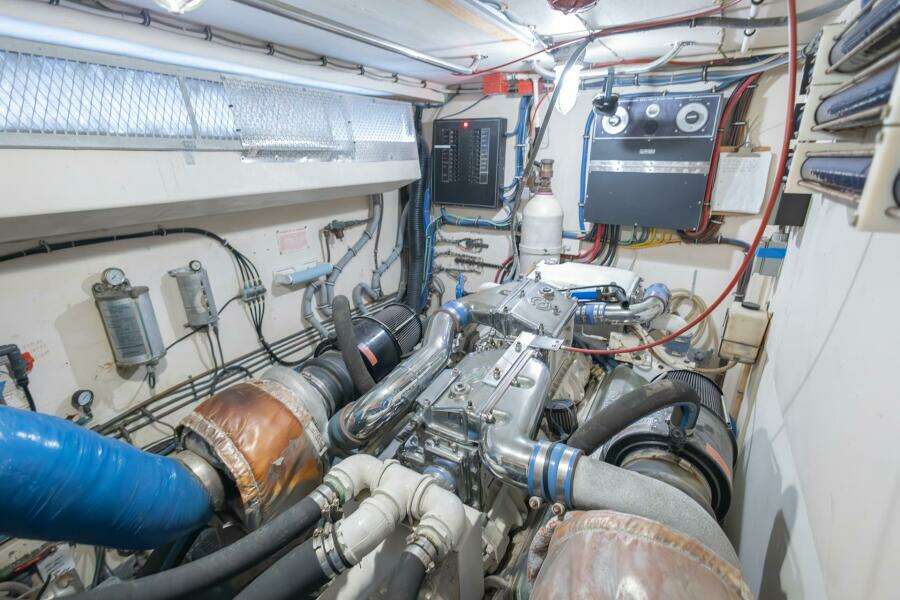 70ft Hatteras Yacht For Sale 70ft Hatteras Yacht For Sale