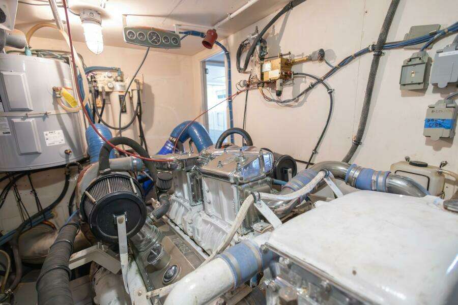 70ft Hatteras Yacht For Sale 70ft Hatteras Yacht For Sale