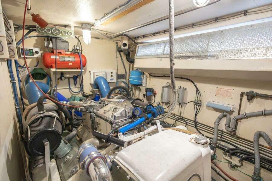 70ft Hatteras Yacht For Sale 70ft Hatteras Yacht For Sale