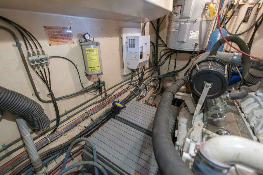 70ft Hatteras Yacht For Sale 70ft Hatteras Yacht For Sale