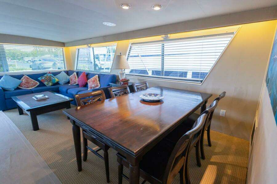 70ft Hatteras Yacht For Sale