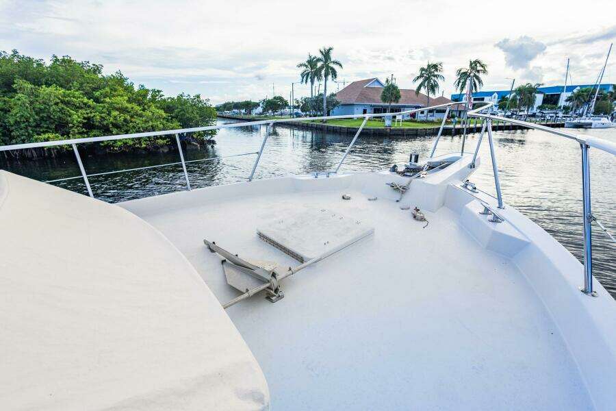 70ft Hatteras Yacht For Sale