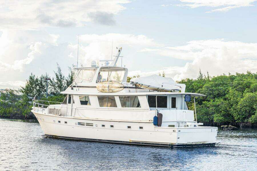 70ft Hatteras Yacht For Sale