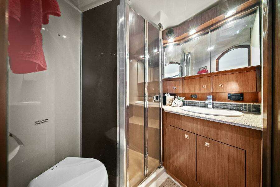 2014 Cruisers Yachts 540 Sport Coupe