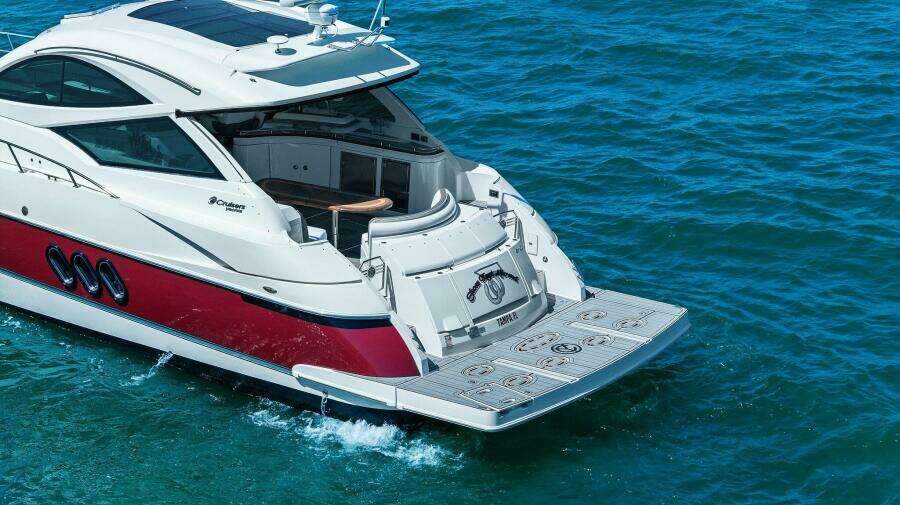 2014 Cruisers Yachts 540 Sport Coupe