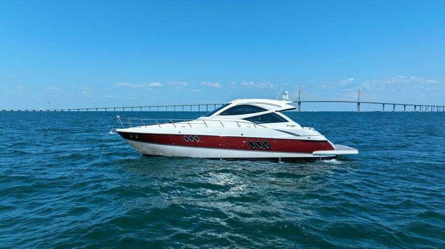 2014 Cruisers Yachts 540 Sport Coupe
