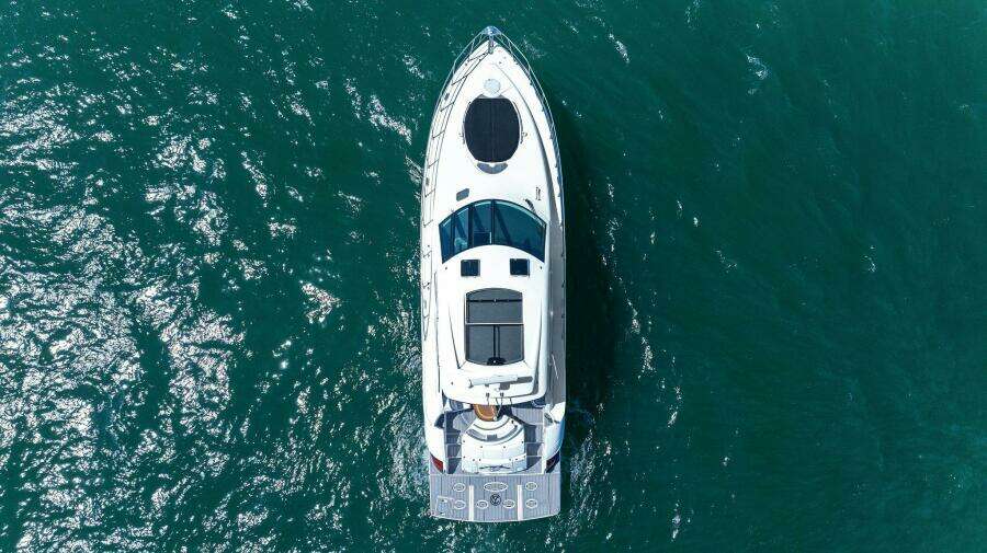 2014 Cruisers Yachts 540 Sport Coupe
