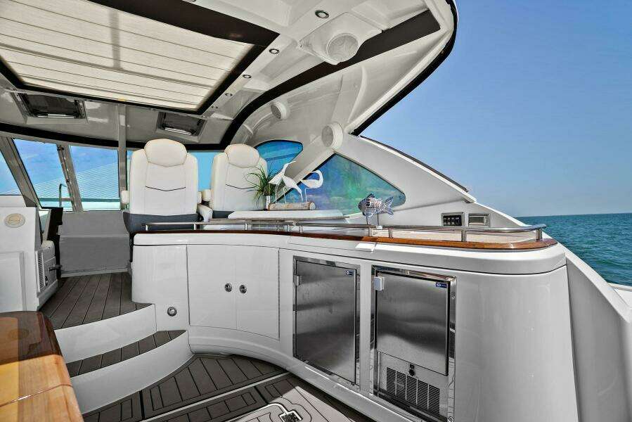 2014 Cruisers Yachts 540 Sport Coupe