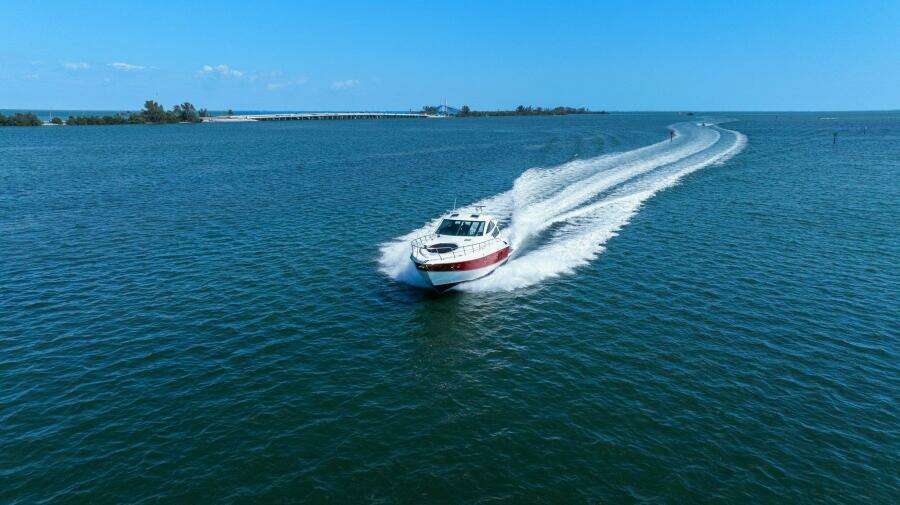 2014 Cruisers Yachts 540 Sport Coupe