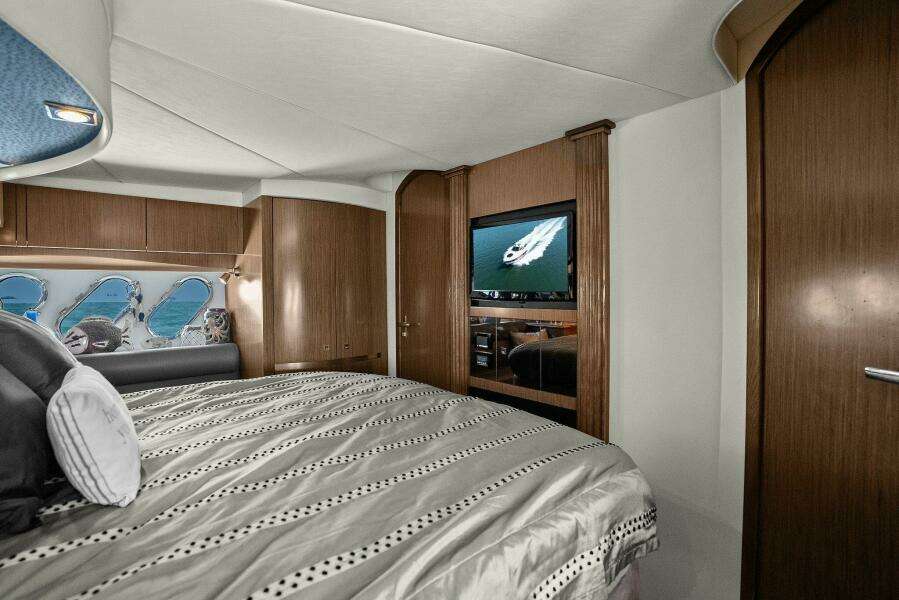 2014 Cruisers Yachts 540 Sport Coupe