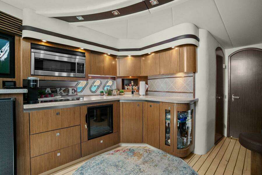 2014 Cruisers Yachts 540 Sport Coupe