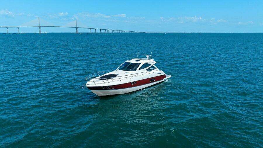 2014 Cruisers Yachts 540 Sport Coupe