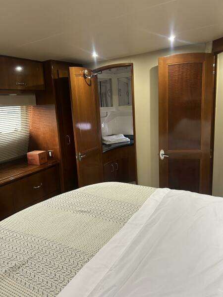 46ft Carver Yacht For Sale