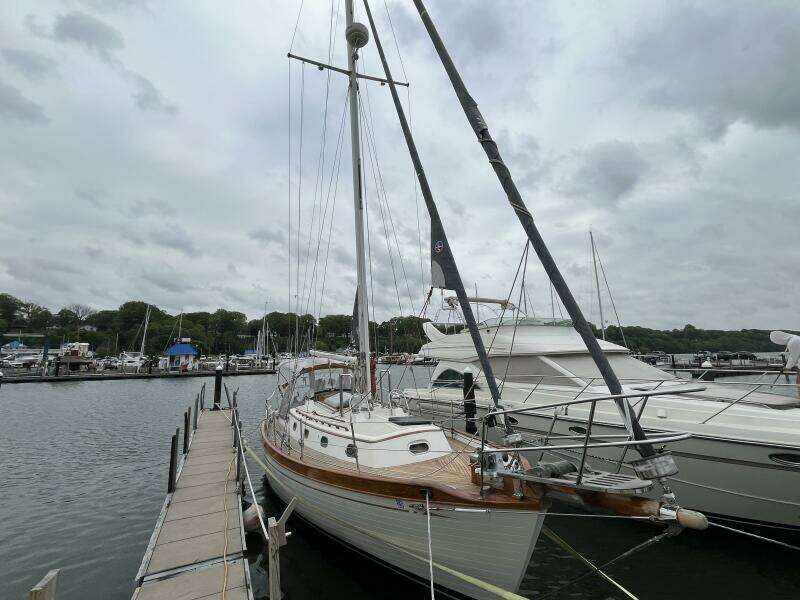 Blake Erie II 36ft Ta Shing Yacht For Sale