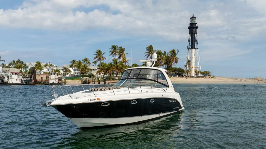 35' 2008 Chaparral 350 Signature Extended Plane
