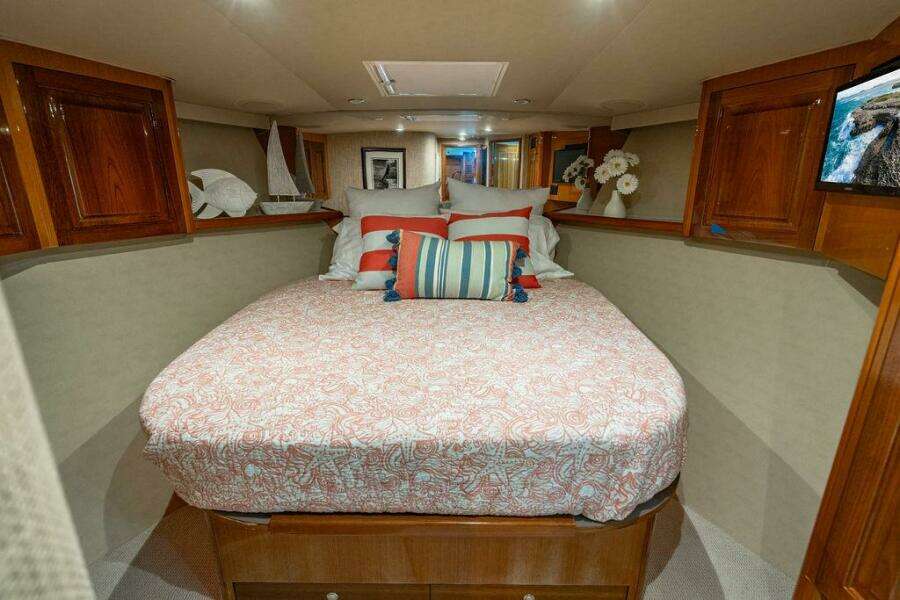 JUS CHILLIN 61ft Viking Yacht For Sale