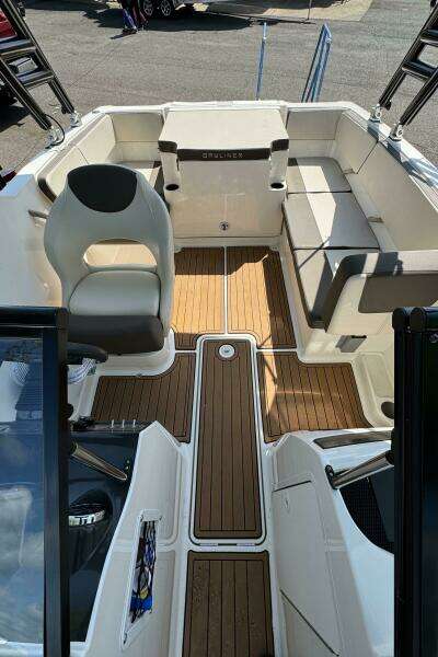 19ft Bayliner Yacht For Sale