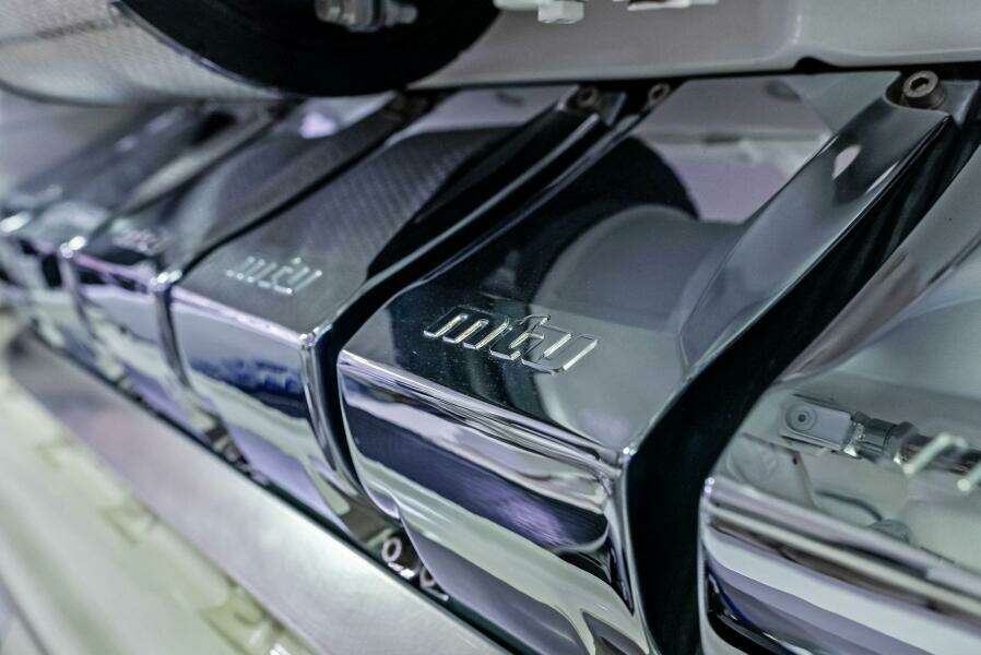 2023 Viking 64 Convertible- SIN PELO- Engine Room