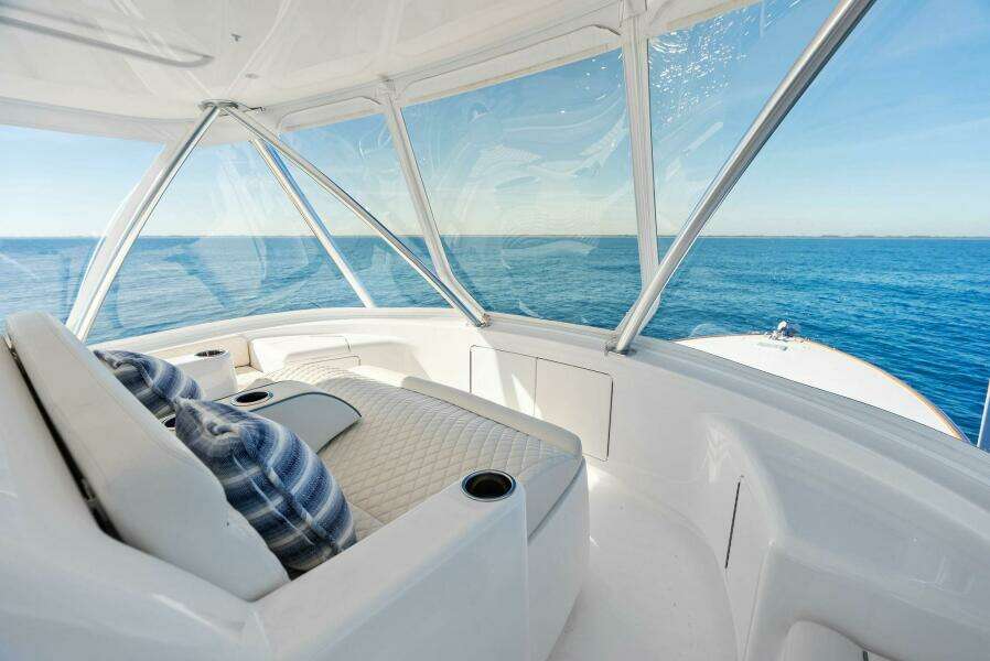 2023 Viking 64 Convertible- SIN PELO- Flybridge