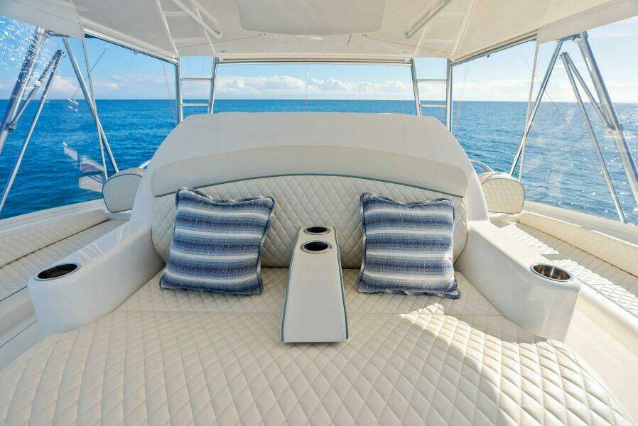 2023 Viking 64 Convertible- SIN PELO- Flybridge