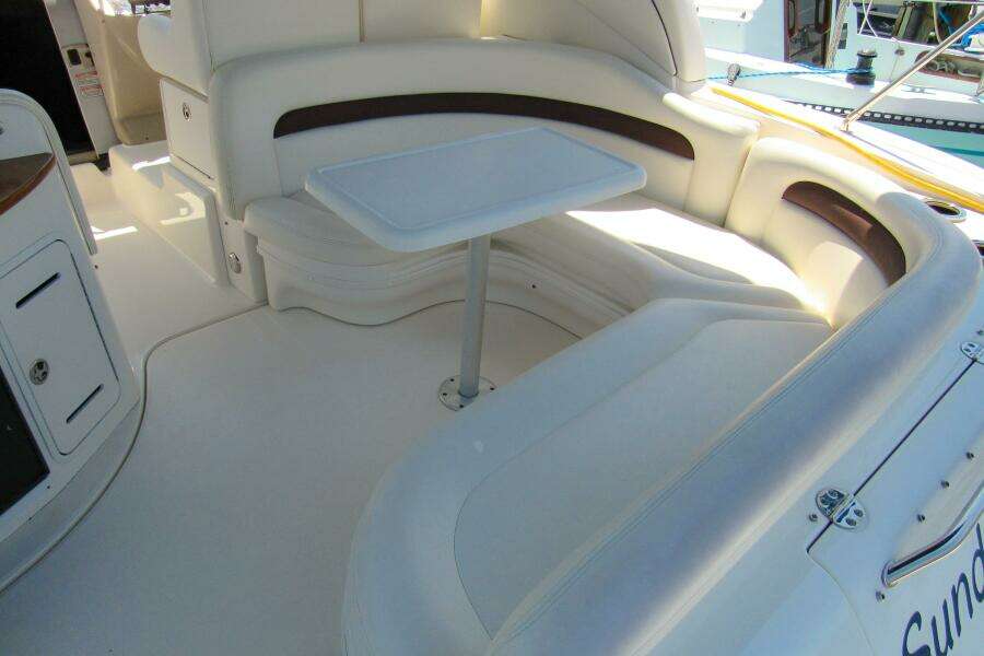32ft Sea Ray Yacht For Sale