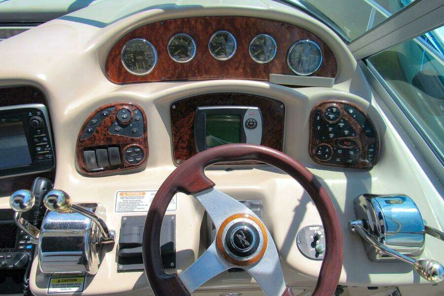 32ft Sea Ray Yacht For Sale