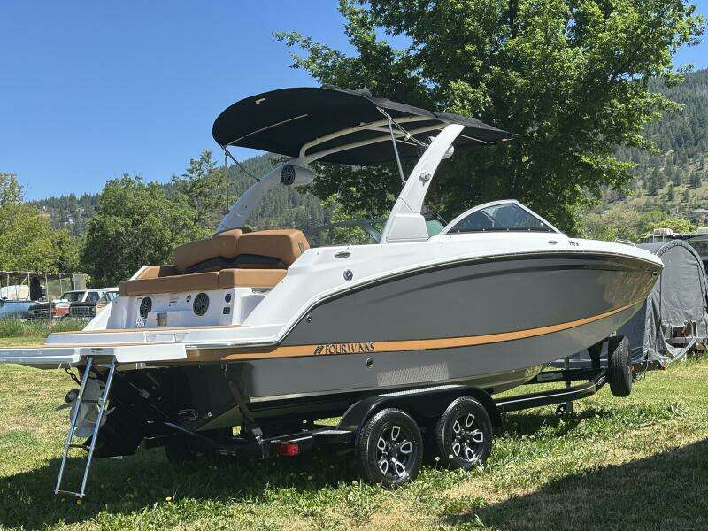 22ft Four Winns Yacht For Sale