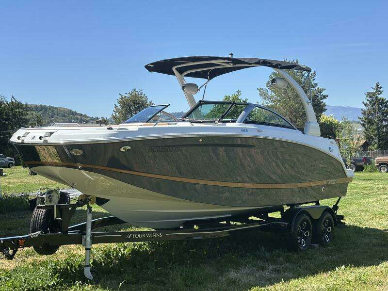 22ft Four Winns Yacht For Sale