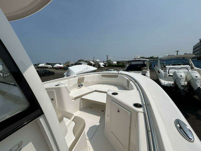 30ft Robalo Yacht For Sale