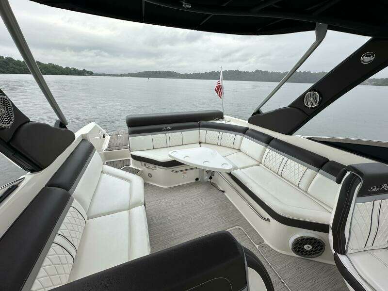 28ft Sea Ray Yacht For Sale