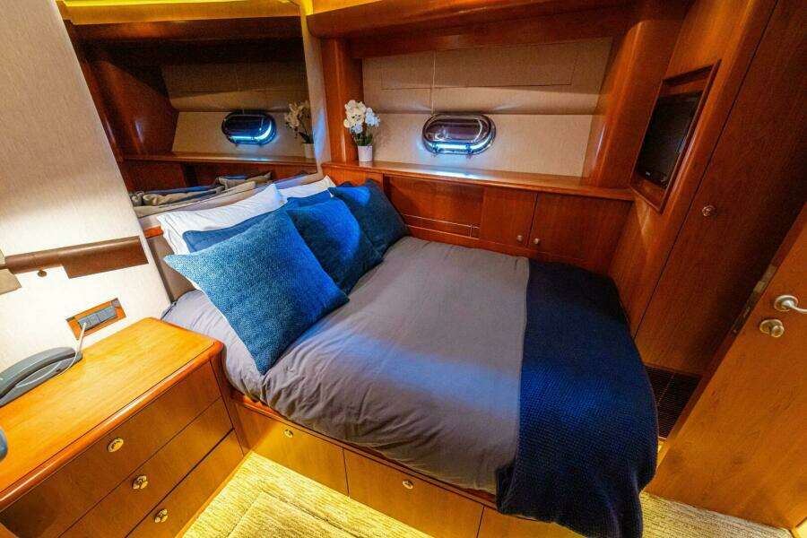 2002 Queenship 98 Custom YF - PRIMETIME